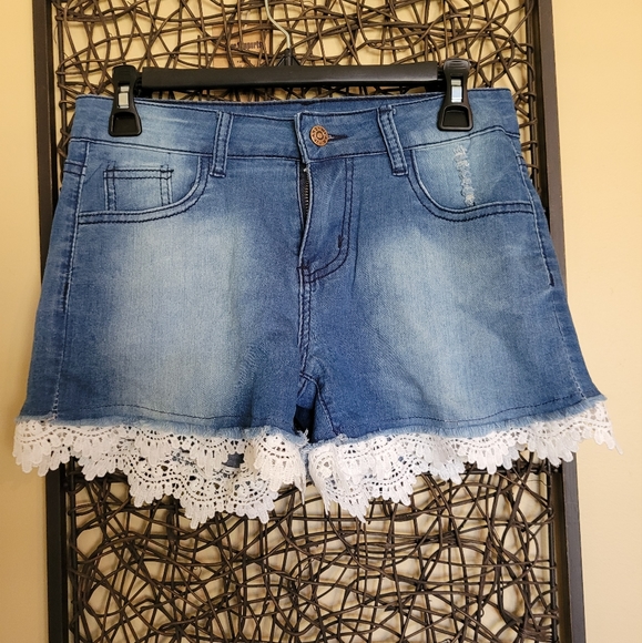 Jeanswear Pants - BOGO 1/2 OFF 😍 denim jean shorts with white lace, Size OS